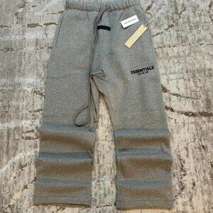 Essentials Medium New dark oat sweatpants uncuffed